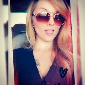 Meet your Posher, Erica